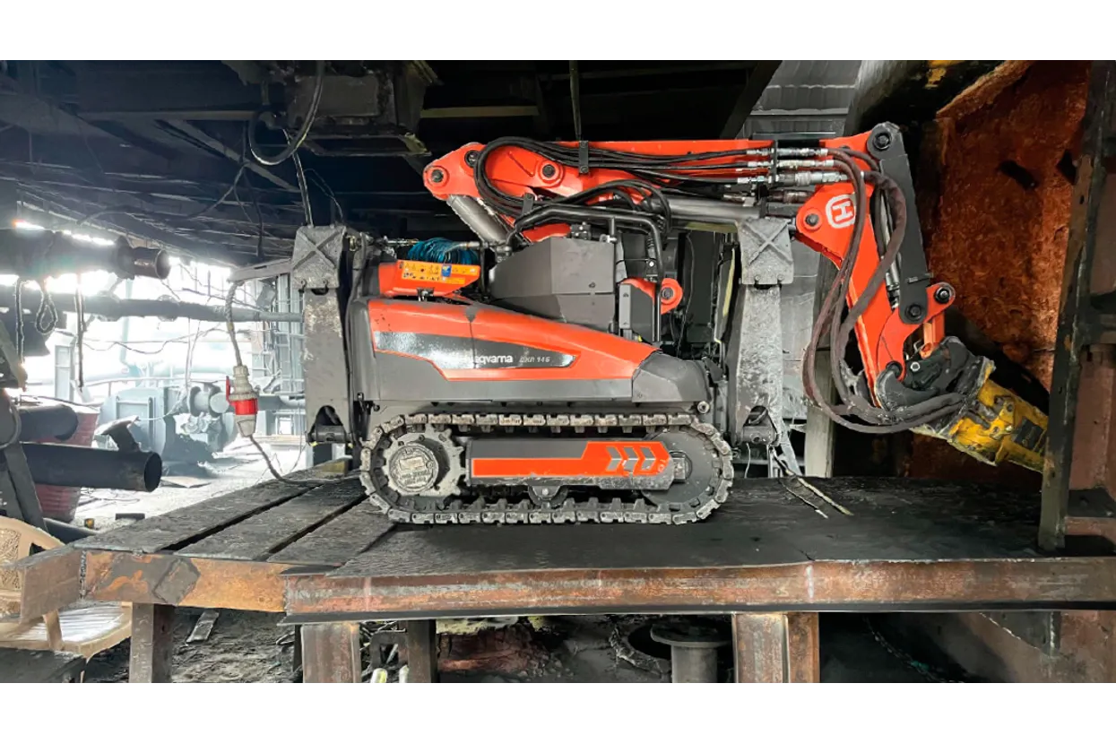 Cleaning of an iron rotary kiln India