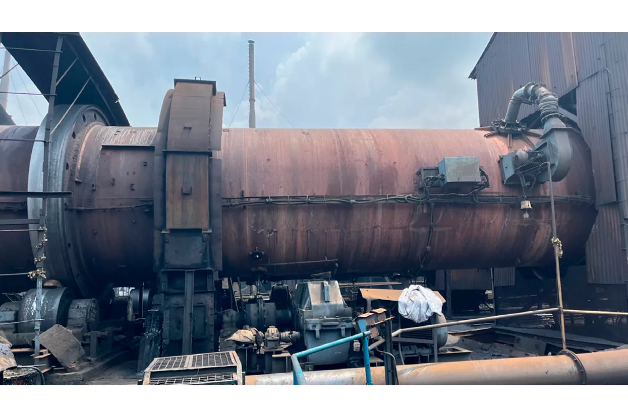 Cleaning of an iron rotary kiln India