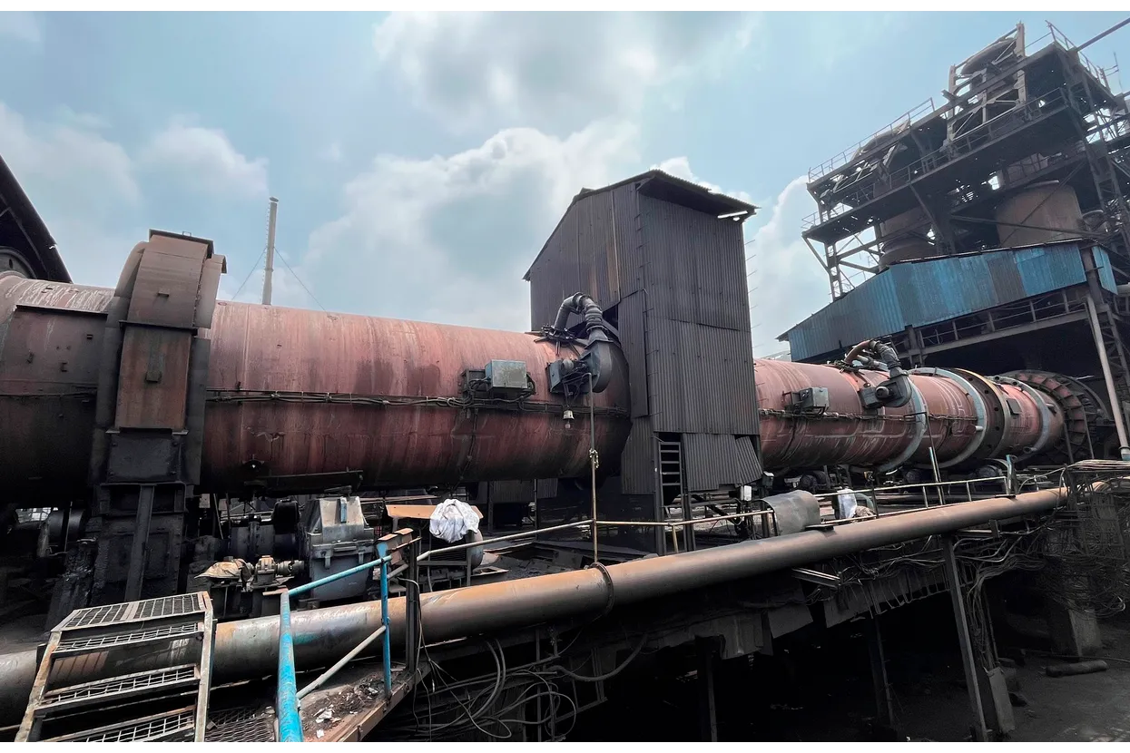 Cleaning of an iron rotary kiln India
