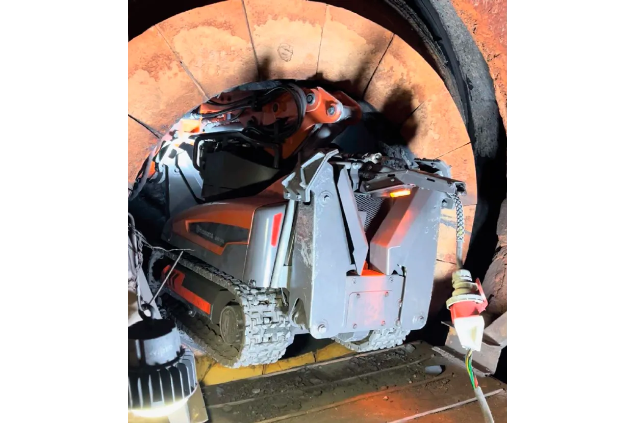 Cleaning of an iron rotary kiln India