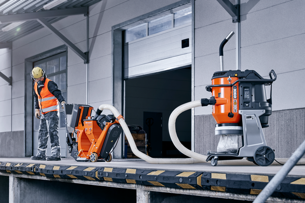 DE 130 H with 1-10 DPS75 – shot blasting, loading dock