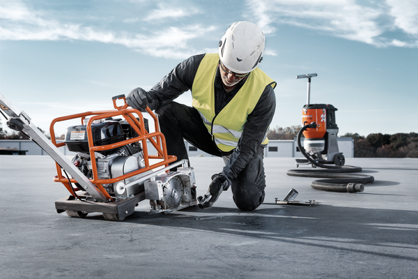 https://www.husqvarnaconstruction.com/-/images/aprimo/husqvarna-construction/early-entry-saws/photos/action/dh-600448.png?format=PNG_3_2_COVER_MD&v=c6c41d7f84aa9e43