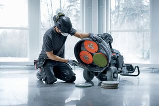 ELITE-POLISH EB/EM D/W EZchange Click pads mounted on floor grinder