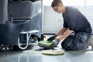 ELITE-POLISH EM D/W - mounted on an auto scrubber