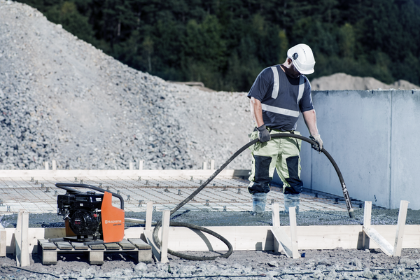 Concrete vibrators - concrete vibrator equipment | Husqvarna US Concrete vibrators - concrete vibrator equipment | Husqvarna US