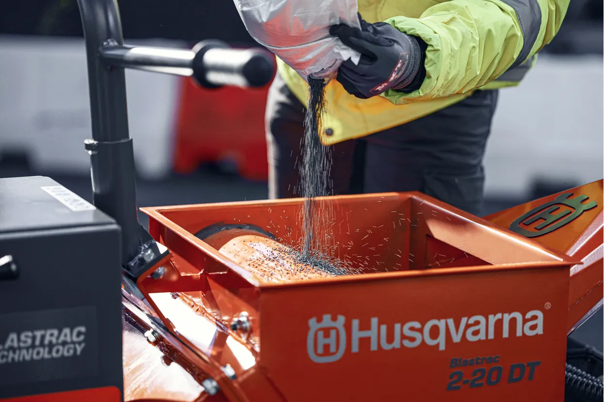 STEEL SHOT FILLING - SHOT BLASTER