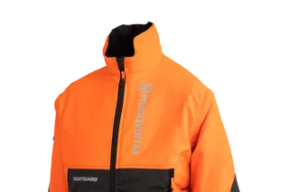 SmartGuard markalı bir Husqvarna iş ceketinin önden görünümü.