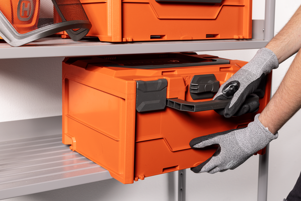 Battery box, Ergonomic front handle